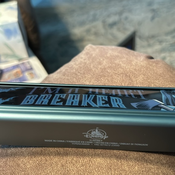 Disney’s desk nameplate I’m a heartbreaker from haunted mansion 9 x 2” - Picture 8 of 9